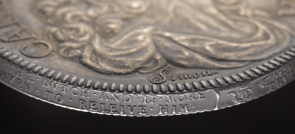 Petition crown edge inscription.jpg