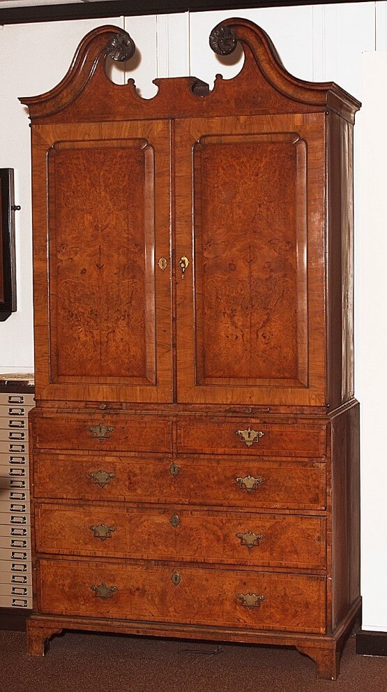 Newton's cabinet2.jpg